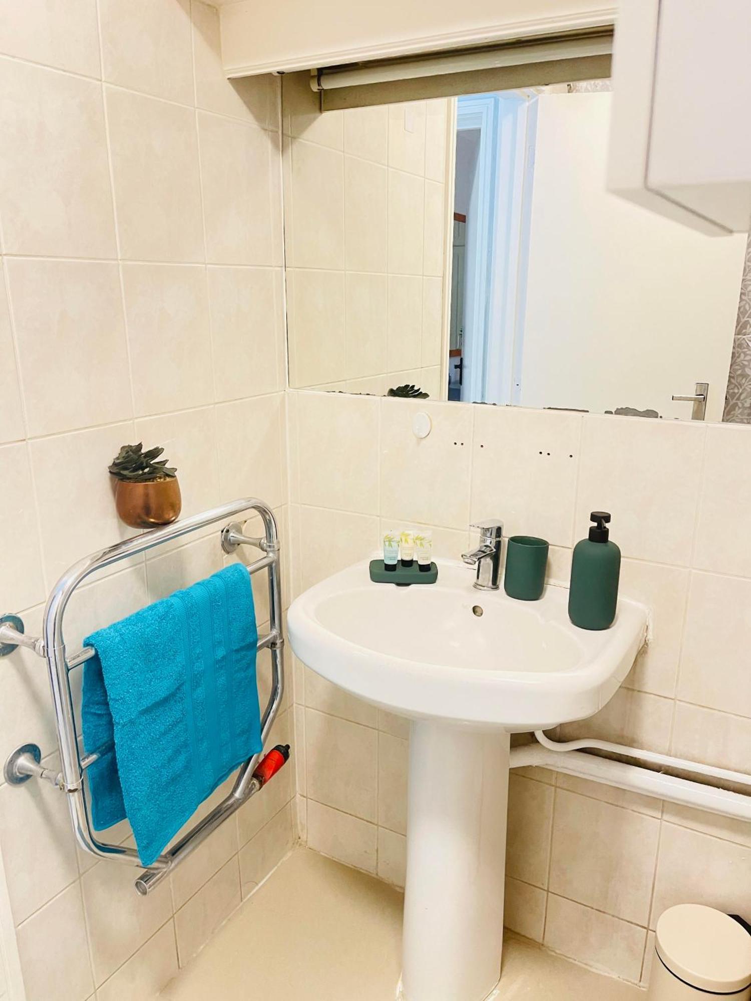 Cosy Private Two Bedroom Apartament In Kensinghton Can Fit Up To 8 Guests 伦敦 外观 照片